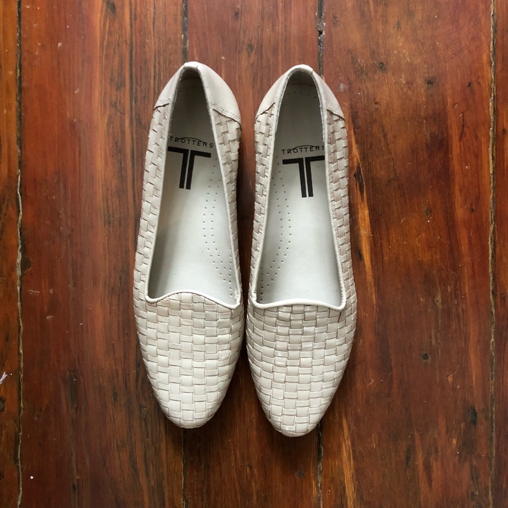 Cute woven vintage loafers
